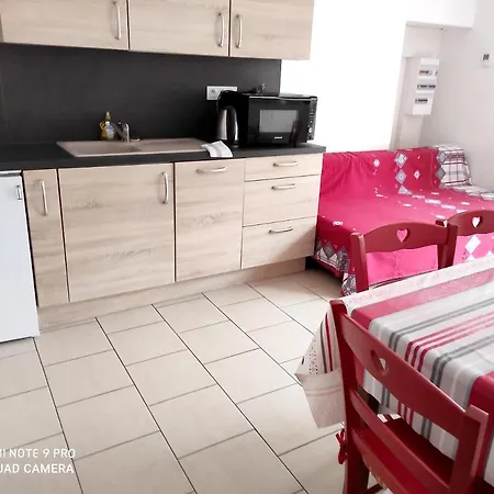 Maison D'une Avec Terrasse Amenagee Et Wifi A * Solesmes (Sarthe)