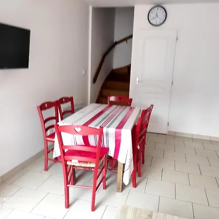 Maison Accueillante A Solesmes Avec Terrasse Et Parking Inclus *