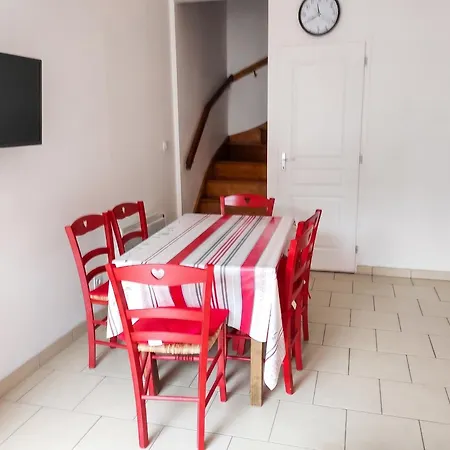 펜션 Maison Accueillante A Avec Terrasse Et Parking Inclus Solesmes (Sarthe)