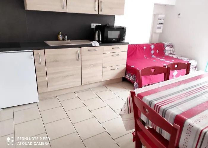 Maison Accueillante A Avec Terrasse Et Parking Inclus * Solesmes (Sarthe)